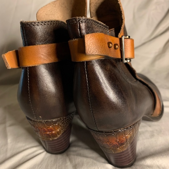 Corkys Artwell Booties - Picture 5 of 6